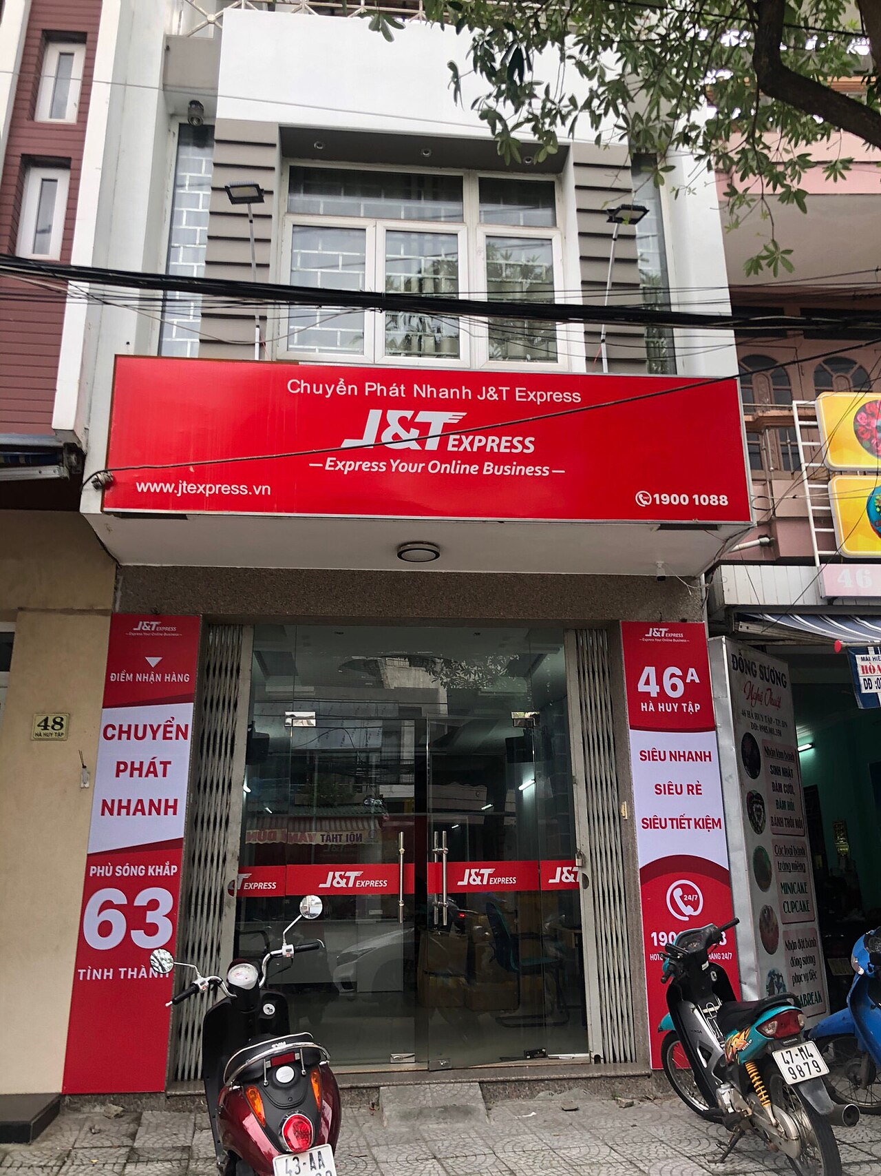 A J&T Express outlet in Da Nang, Vietnam