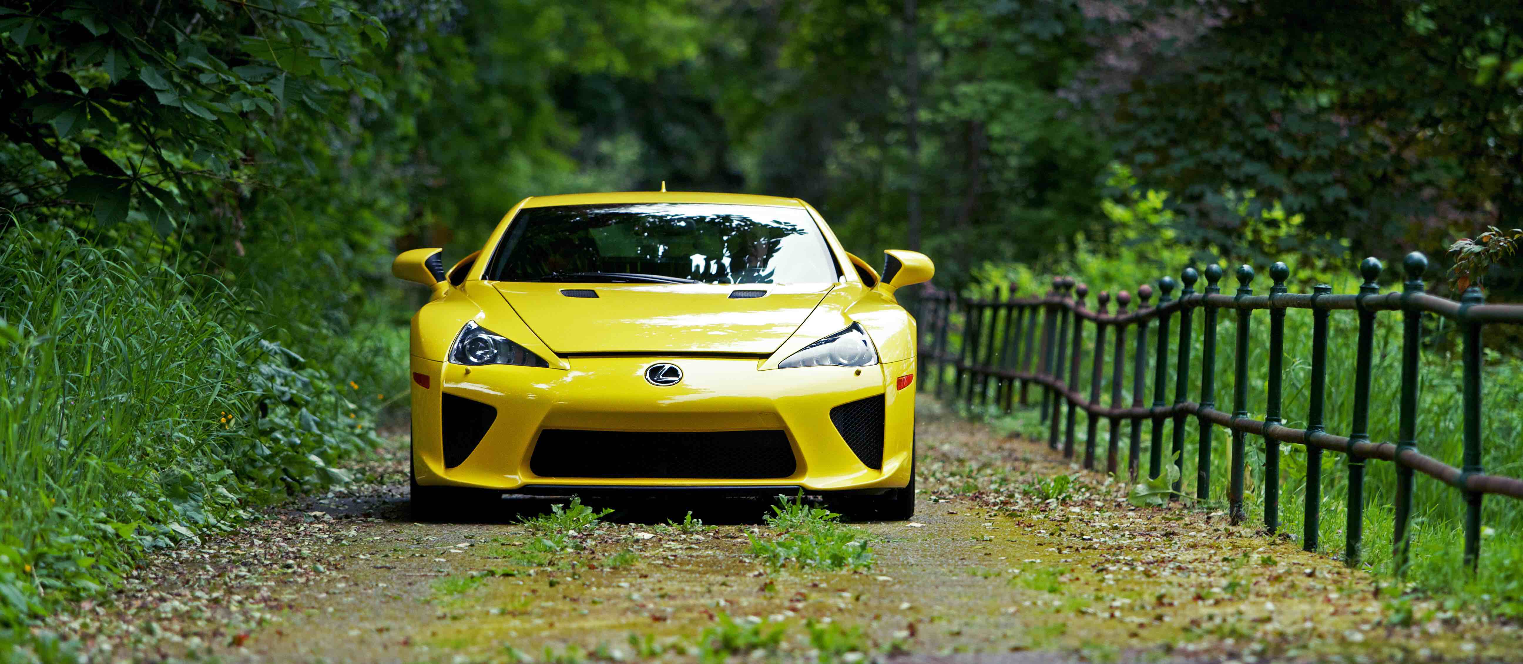 lexus lfa horizontal