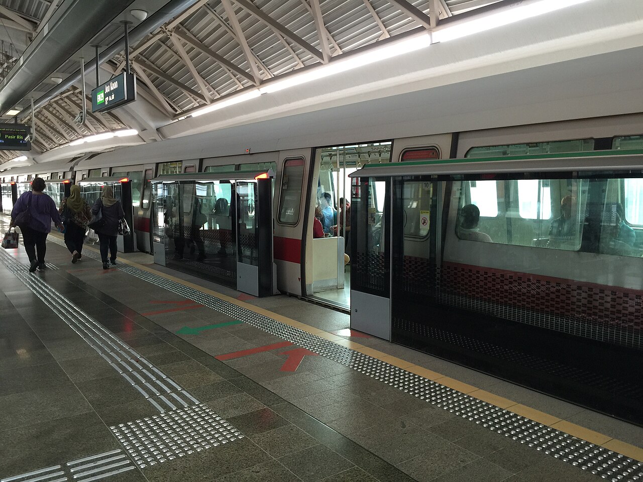 An SMRT train standing at the platform of Joo Koon MRT station