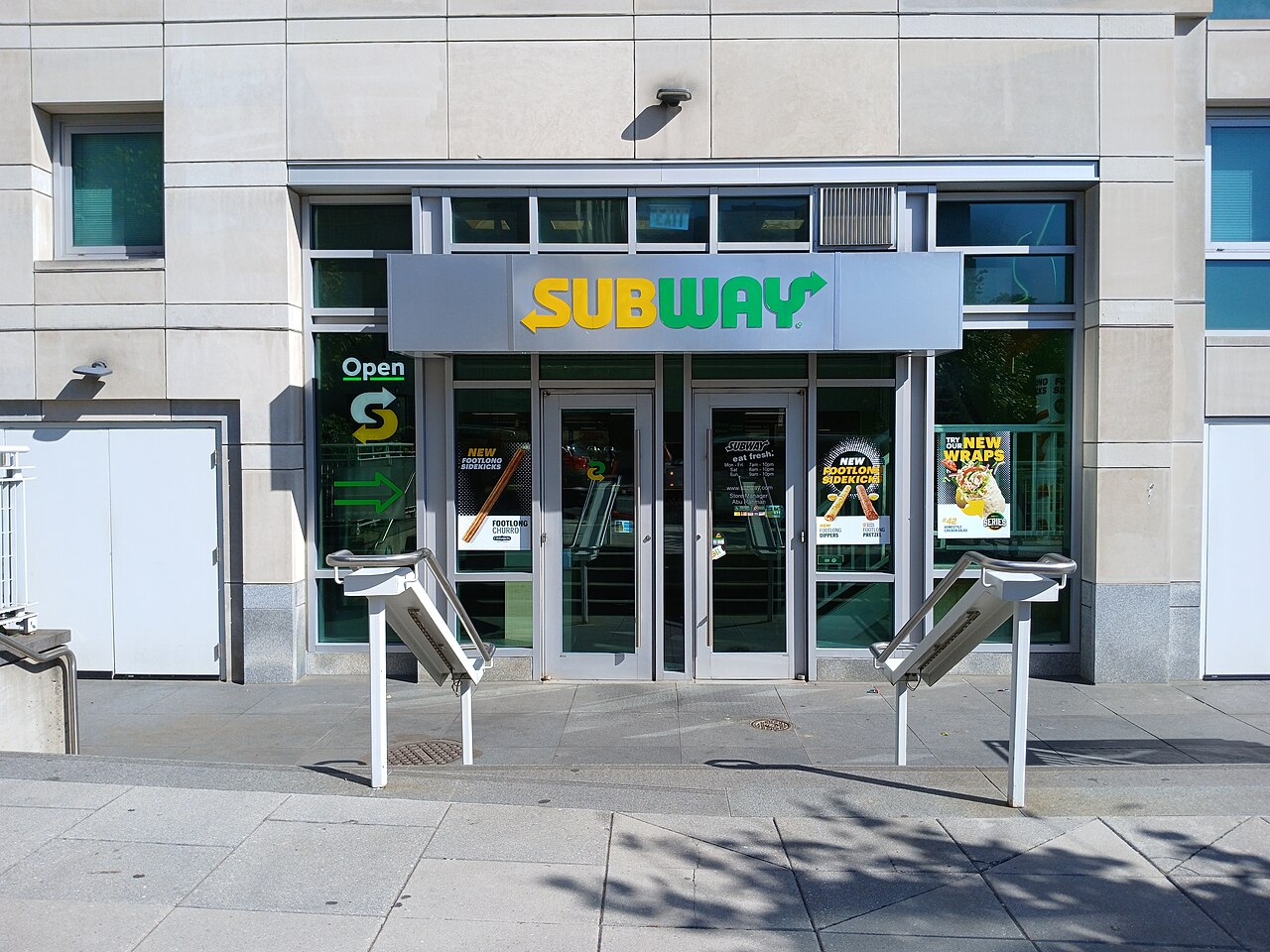 The entrance to a Subway sandwich restaurant