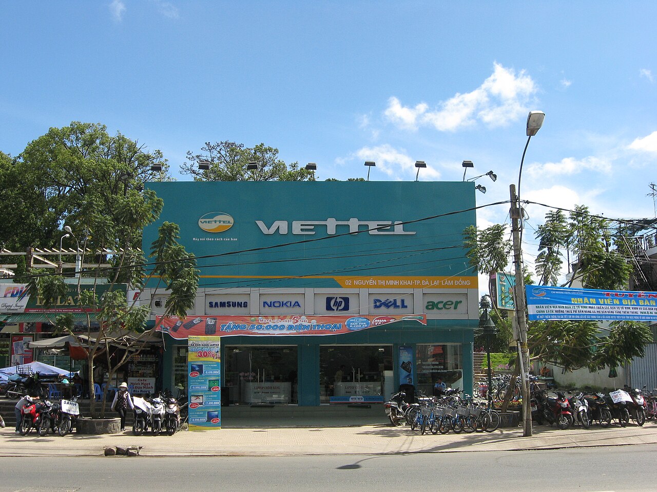 A Viettel store in Da Lat